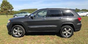 lot 1 image: 2011 Jeep Grand Cherokee Overland 4X4