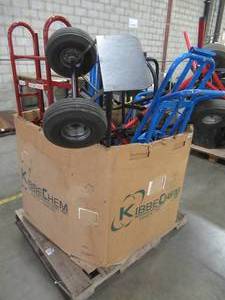lot 330 image: WHOLESALE MIXED PALLET OF MISCELLANEOUS SHOP LIGHTS AND DOLLIES
