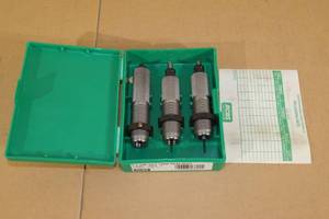 lot 26 image: RCBS 7mm Rem Mag Reloading Die Set