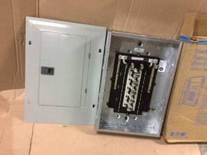 lot 32 image: Eaton BR 125 Amp 40-Circuit Indoor Main Lug Plug-On Neutral Load Center &nbspCustomer Returns See Pictures