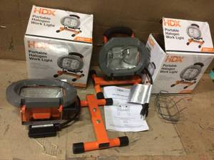 lot 56 image: HDX 250-Watt Portable Halogen Work Light&nbspCustomer Returns See Pictures