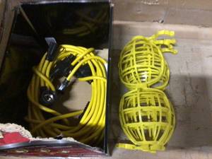 lot 74 image: Husky 50 ft. 5-Bulb String Caged Work Lights &nbspCustomer Returns See Pictures