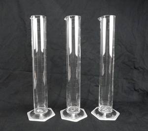 lot 15 image: Set of 3 Mercer Glass Works Merco 1000 ML Glass Graduated Cylinders