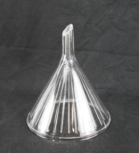 lot 38 image: Large Mercer Glass Works 2000 ML 9 Glass Funnel