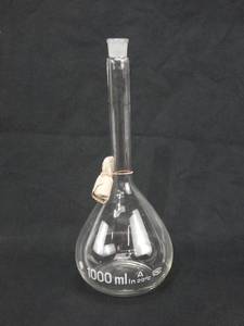 lot 63 image: 1000 ML Borosilicate Glass Volumetric Flask With Stopper