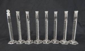 lot 79 image: Set of 8 Pyrex Glass 25 ML Mixing Cylinders