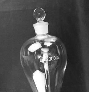 lot 153 image: 2000 ML Separatory Funnel With Teflon Stopcock and Stopper