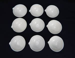 lot 185 image: Set of 9 Porcelain 175 ML Evaporating Dishes - Made in Holland