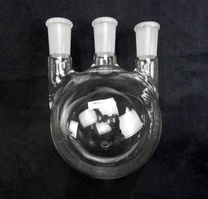 lot 151 image: 1000 ML 3 Neck Round Bottom Boiling Flask