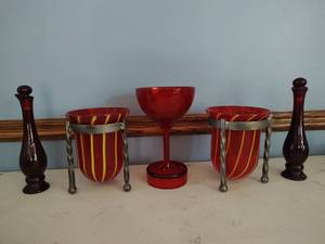 lot 84 image: Collection of Glass Dcor