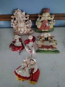 lot 108 image: Collection of Dutch Themed Dcor
