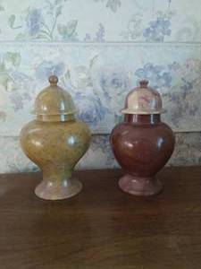 lot 138 image: Two Urns