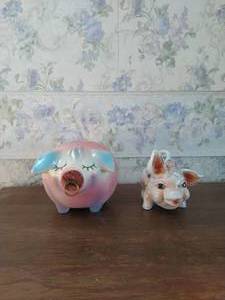 lot 144 image: Two Vintage Piggy Banks