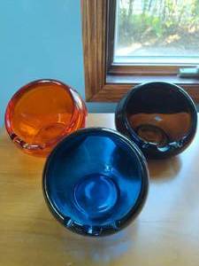 lot 161 image: Three Large Colored Glass Ashtrays