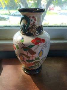 lot 162 image: Large Japanese Vase