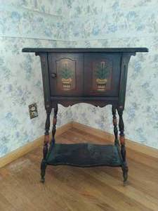 lot 1 image: Vintage Ideal Radio Smoker Cabinet