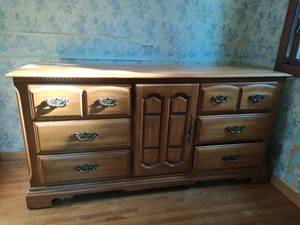 lot 11 image: Lowboy Dresser