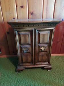 lot 27 image: Cabinet by Butler