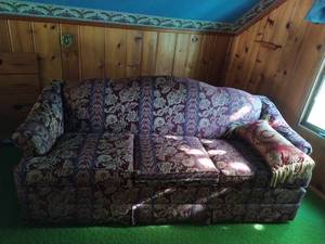 lot 29 image: Sofa