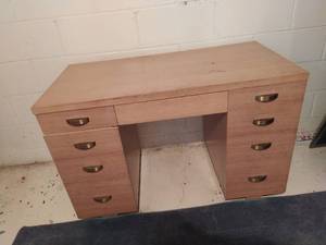 lot 38 image: Vintage Desk