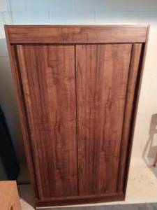 lot 39 image: Wardrobe