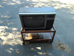 lot 50 image: Sylvania Superset TV