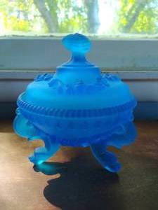 lot 9 image: Vintage Blue Glass Candy Dish