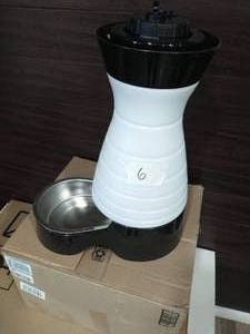 lot 6 image: PET FEEDER