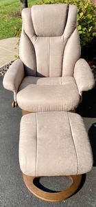 Amazing Recliner with Ottoman
