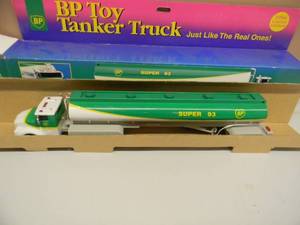 lot 2 image: GREAT PIECE - BP TOY TANKER TRUCK 1994 LIMITED EDITION - SEE PICTURES