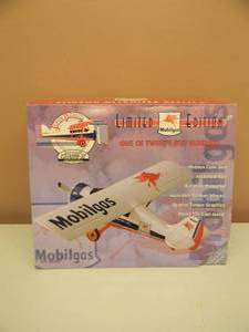 lot 6 image: MUST HAVE - GEARBOX COLLECTIBLE LIMITED EDITION MOBIL GAS PLAINE BANK - 12500 - IN BOX - SEE PICTURES