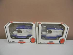 lot 10 image: AWESOME SET - LOT OF 2 ERTL MODEL T BANKS - 1913 - NICOLLET MALL CAR CLASSIC - 125 SCALE - SEE PICTURES