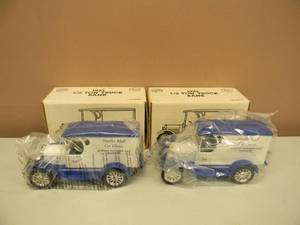 lot 12 image: COOL - SET OF TWO ERTL 1923 12 TON TRUCK BANKS - 1994 NICOLLET MALL SHOW - SEE PICTURES