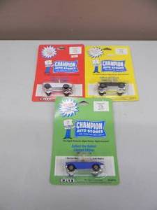 lot 52 image: VINTAGE 1987 SET OF 3 CHAMPION AUTO STORES ERTL 1960 CORVETTE 164 SCALE DIE-CAST - NEW OLD STOCK - GREAT SET - SEE PICTURES