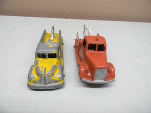 lot 68 image: VINTAGE TOOTSIE TOY WRECKERS - NICE SET - SEE PICTURES