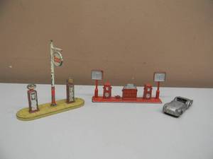 lot 71 image: Vintage Dinky Toy #781 Esso Petrol Pump Station - Tootsie Toy Triumph TR-3 - Vintage Tootsie Toy Service Gas Pump Island wOil Can Display & Water Jug 1960s - AWESOME PIECES - SEE PICTURES