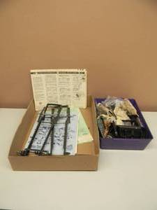 lot 86 image: BOX OF MG MODEL KIT STUFF - A VARIETY OF ITEMS - COLLECTIBLES - SEE PICTURES