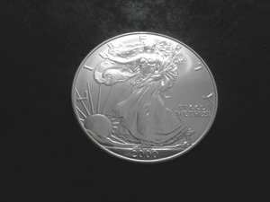 lot 55 image: 2000 Silver Eagle Choice MS From Unc Roll