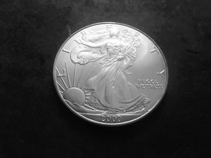 lot 58 image: 2000 Silver Eagle Choice MS From Unc Roll