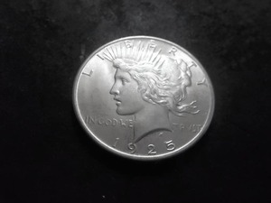 lot 80 image: 1925 Peace Silver Dollar