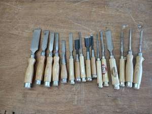 lot 33 image: Assorted Wood Chisels