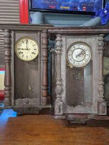 lot 177 image: Large Lot of Old Wall Clocks & Parts