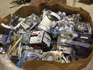 Lot of assorted Bathroom items Original Customer Returns See Pics