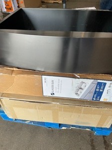 Pallet with assorted Kitchen Sinks various Brands Models and Conditions Customer returns see Pictures