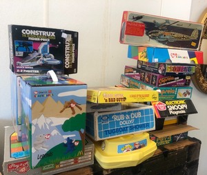 lot 55 image: Lot of Assorted Vintage Board Games etc