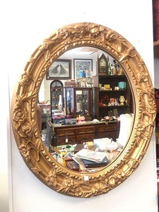 lot 56 image: Round Gold Framed Decor Mirror