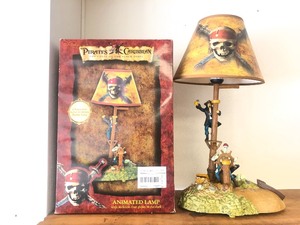 lot 58 image: Pirates of The Caribbean Animated Lamp wBox