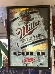 lot 72 image: Large Working MILLER HIGH LIFE Lighted Beer Sign