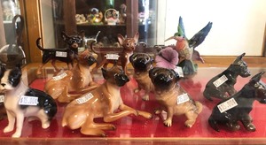 lot 80 image: Lot of Miniature HAGEN-RENAKER Porcelain Dogs etc
