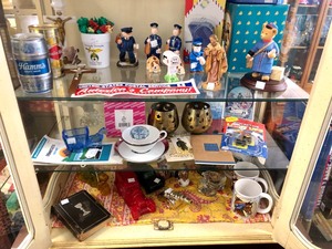 lot 91 image: Contents of 3 Shelves